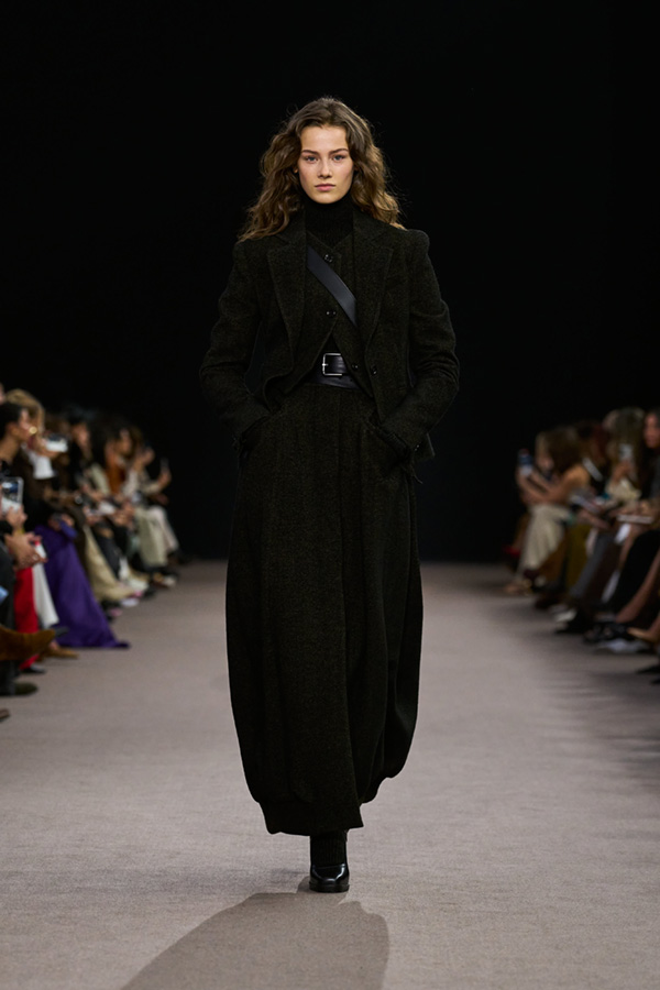 ジャケット Max Mara SS25 Jackets (2511041403600 KITTEN007) Spring/Summer 2025 Fashion Show: Science And Magic | Max Mara